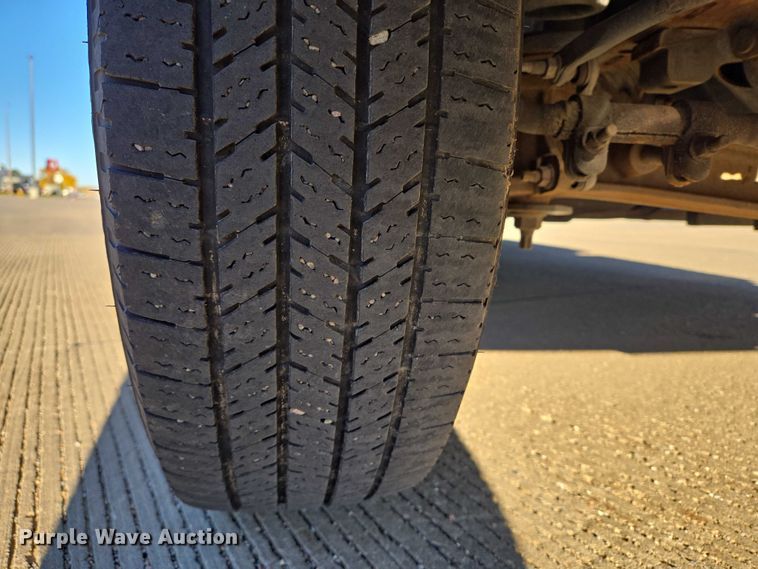 image for item DY1428 2017 Ford  Eldorado National shuttle bus