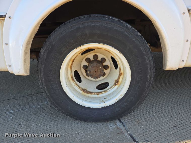 image for item DY1428 2017 Ford  Eldorado National shuttle bus