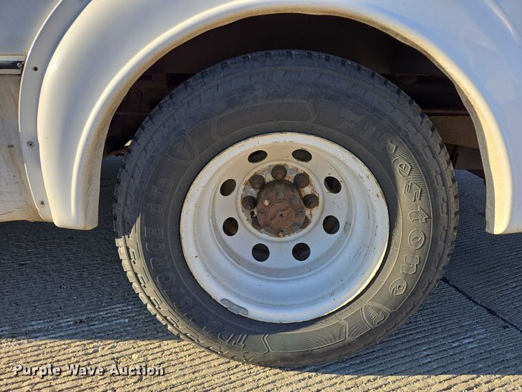 image for item DY1428 2017 Ford  Eldorado National shuttle bus