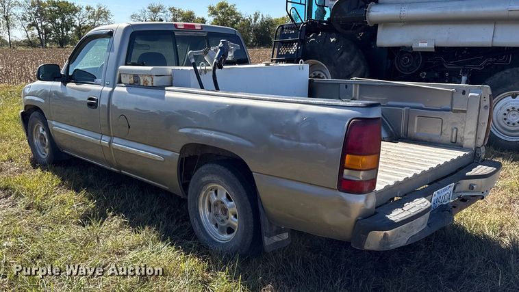 image for item DY8348 2000 GMC Sierra 1500 SLE pickup truck