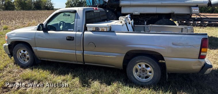 image for item DY8348 2000 GMC Sierra 1500 SLE pickup truck