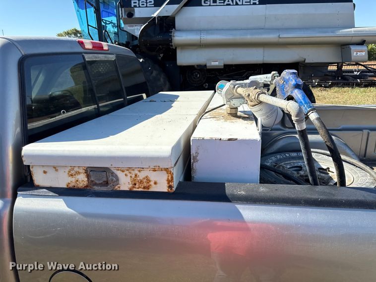 image for item DY8348 2000 GMC Sierra 1500 SLE pickup truck