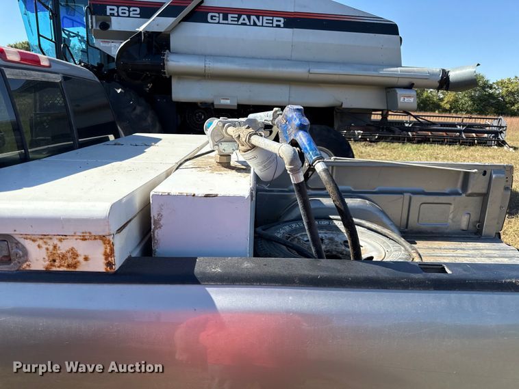 image for item DY8348 2000 GMC Sierra 1500 SLE pickup truck