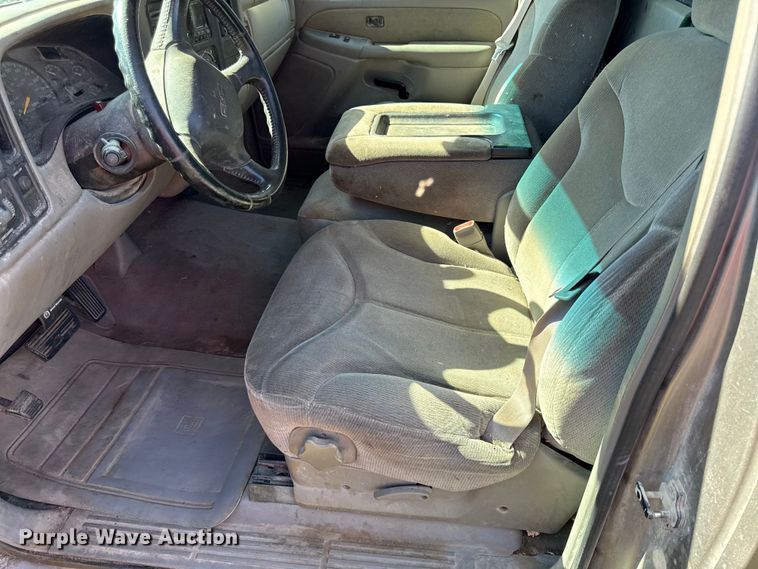 image for item DY8348 2000 GMC Sierra 1500 SLE pickup truck