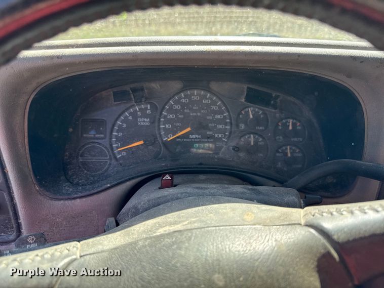 image for item DY8348 2000 GMC Sierra 1500 SLE pickup truck