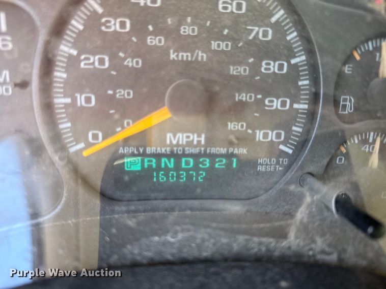 image for item DY8348 2000 GMC Sierra 1500 SLE pickup truck