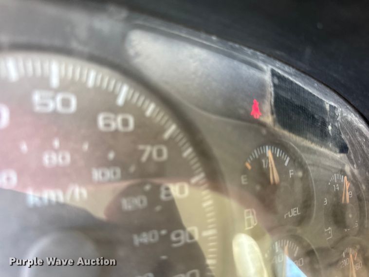 image for item DY8348 2000 GMC Sierra 1500 SLE pickup truck