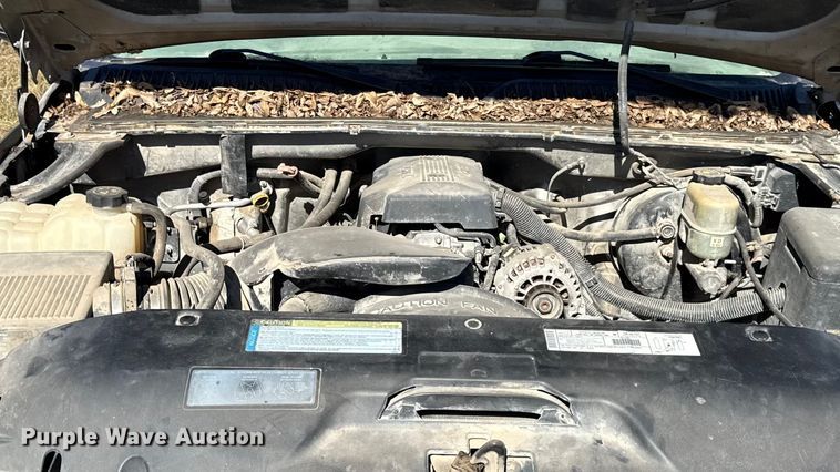 image for item DY8348 2000 GMC Sierra 1500 SLE pickup truck