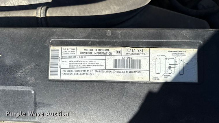 image for item DY8348 2000 GMC Sierra 1500 SLE pickup truck