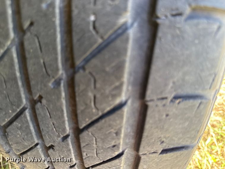 image for item DY8348 2000 GMC Sierra 1500 SLE pickup truck