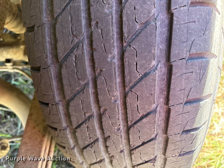 image for item DY8348 2000 GMC Sierra 1500 SLE pickup truck