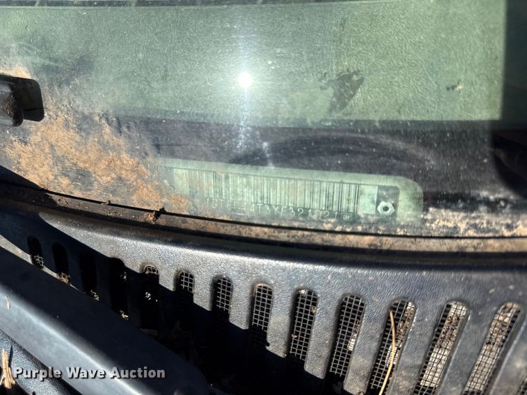 image for item DY8348 2000 GMC Sierra 1500 SLE pickup truck