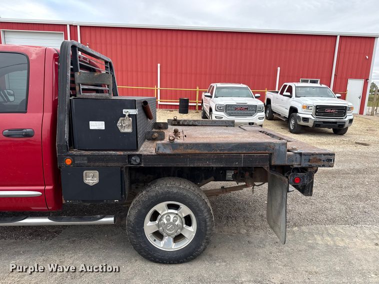 image for item DY8352 2005 Dodge Ram 2500 Quad Cab bale bed pickup truck