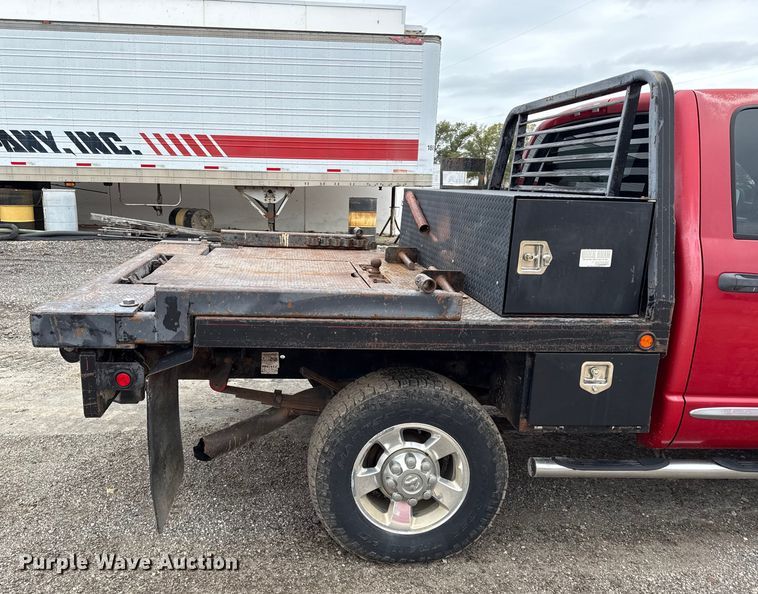 image for item DY8352 2005 Dodge Ram 2500 Quad Cab bale bed pickup truck
