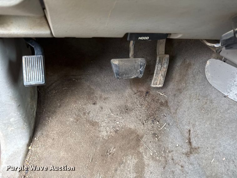 image for item DY8352 2005 Dodge Ram 2500 Quad Cab bale bed pickup truck