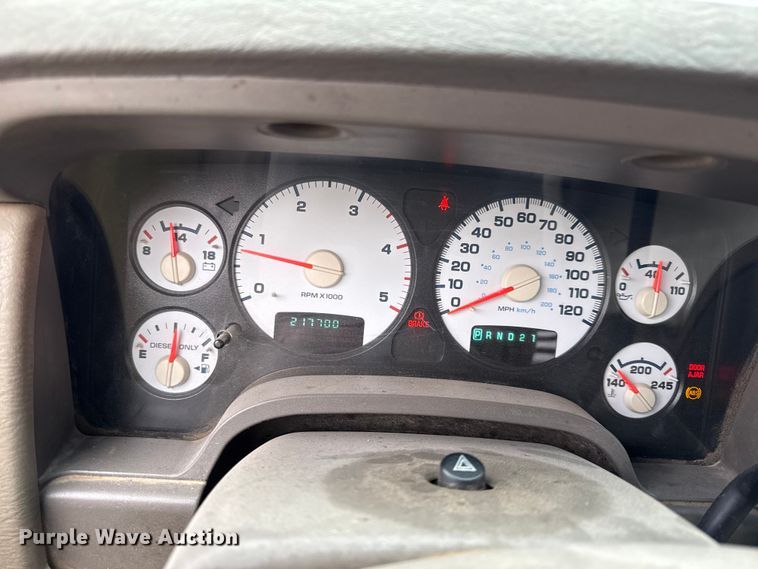 image for item DY8352 2005 Dodge Ram 2500 Quad Cab bale bed pickup truck