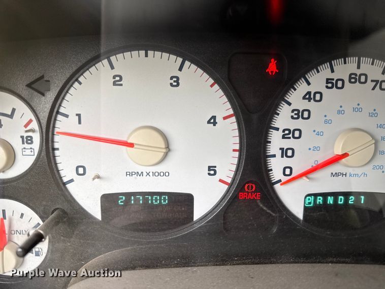 image for item DY8352 2005 Dodge Ram 2500 Quad Cab bale bed pickup truck