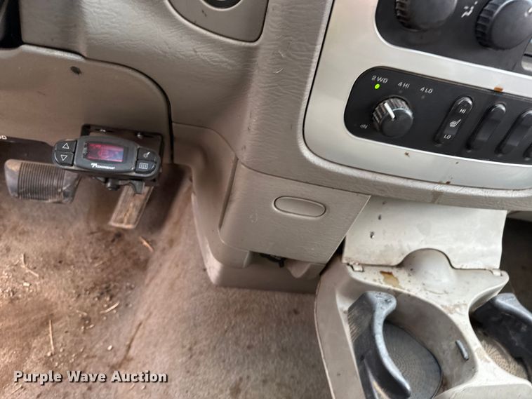 image for item DY8352 2005 Dodge Ram 2500 Quad Cab bale bed pickup truck