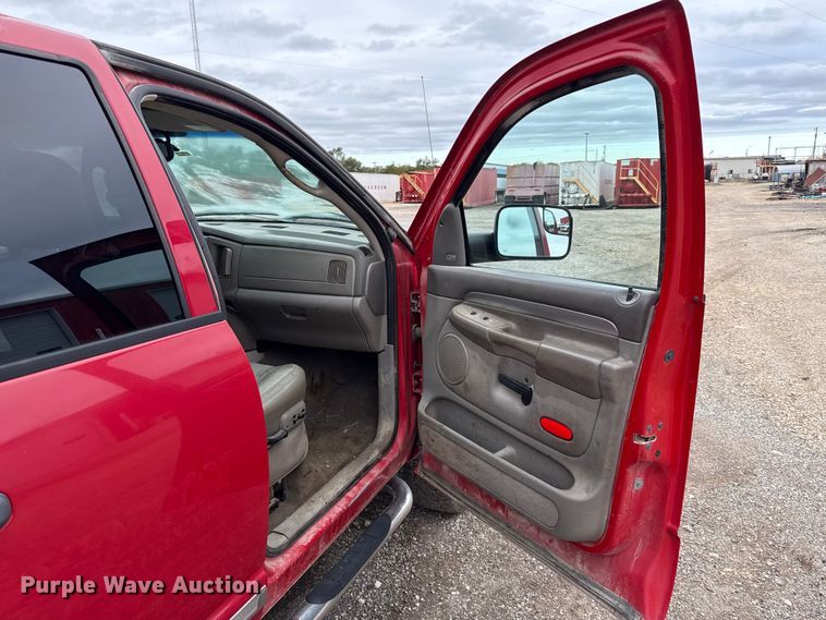 image for item DY8352 2005 Dodge Ram 2500 Quad Cab bale bed pickup truck