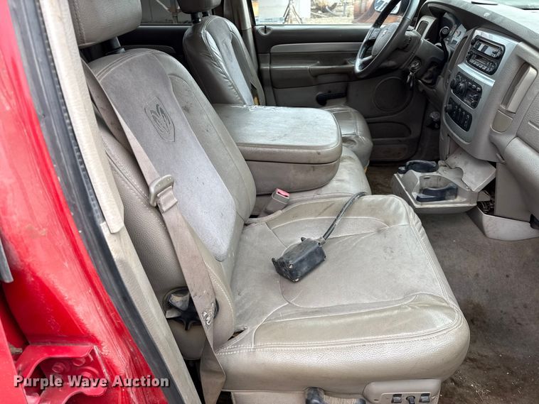 image for item DY8352 2005 Dodge Ram 2500 Quad Cab bale bed pickup truck