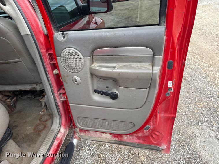 image for item DY8352 2005 Dodge Ram 2500 Quad Cab bale bed pickup truck