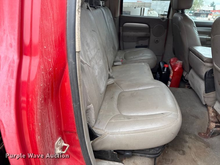 image for item DY8352 2005 Dodge Ram 2500 Quad Cab bale bed pickup truck