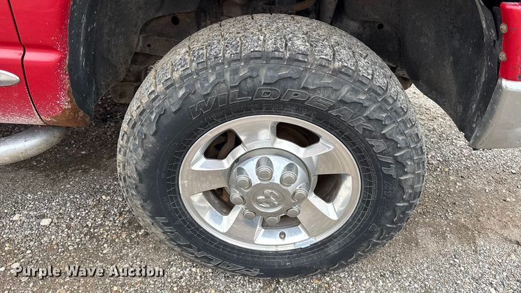 image for item DY8352 2005 Dodge Ram 2500 Quad Cab bale bed pickup truck