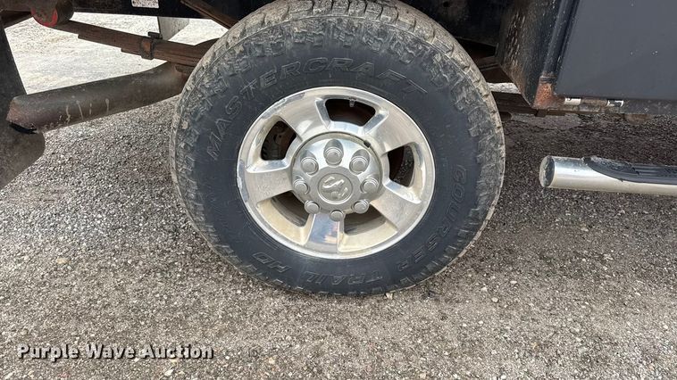 image for item DY8352 2005 Dodge Ram 2500 Quad Cab bale bed pickup truck