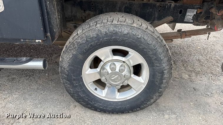 image for item DY8352 2005 Dodge Ram 2500 Quad Cab bale bed pickup truck