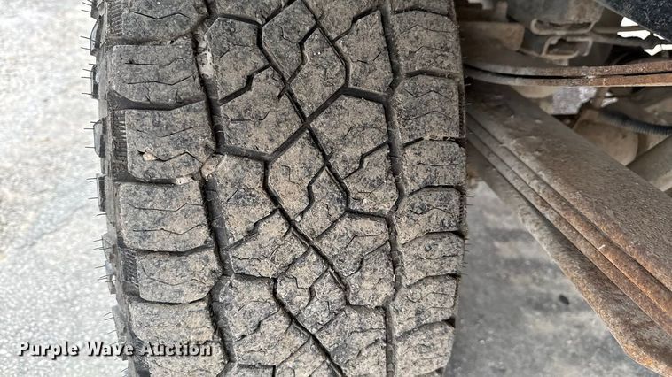 image for item DY8352 2005 Dodge Ram 2500 Quad Cab bale bed pickup truck