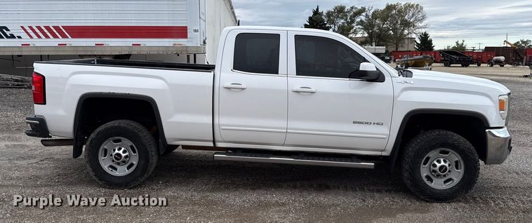 image for item DY8353 2015 GMC Sierra 2500HD Double Cab pickup truck