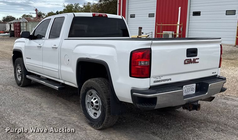 image for item DY8353 2015 GMC Sierra 2500HD Double Cab pickup truck