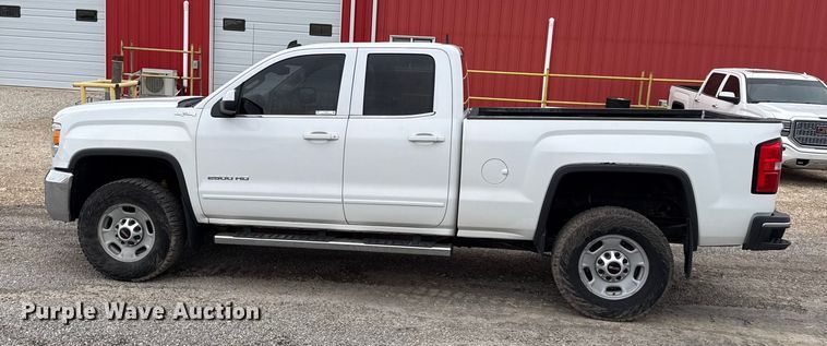 image for item DY8353 2015 GMC Sierra 2500HD Double Cab pickup truck