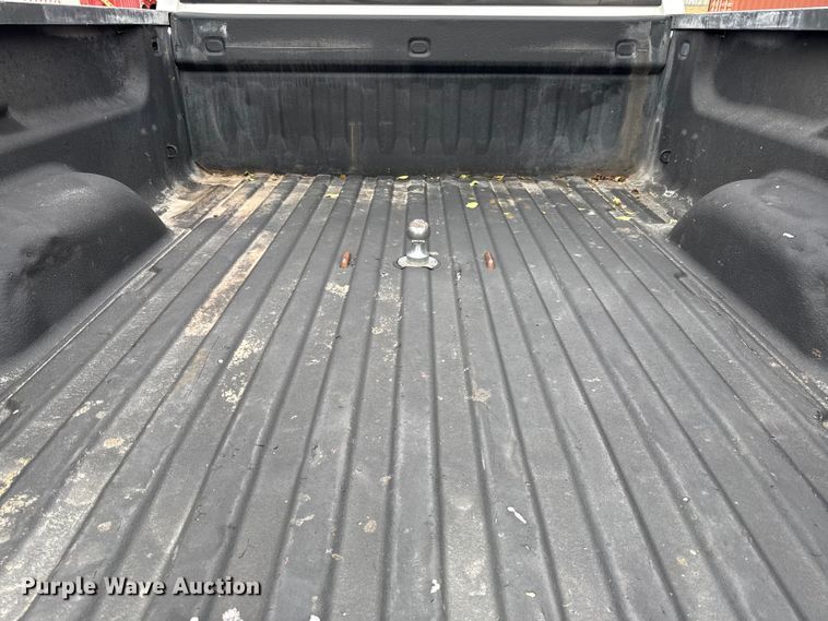 image for item DY8353 2015 GMC Sierra 2500HD Double Cab pickup truck