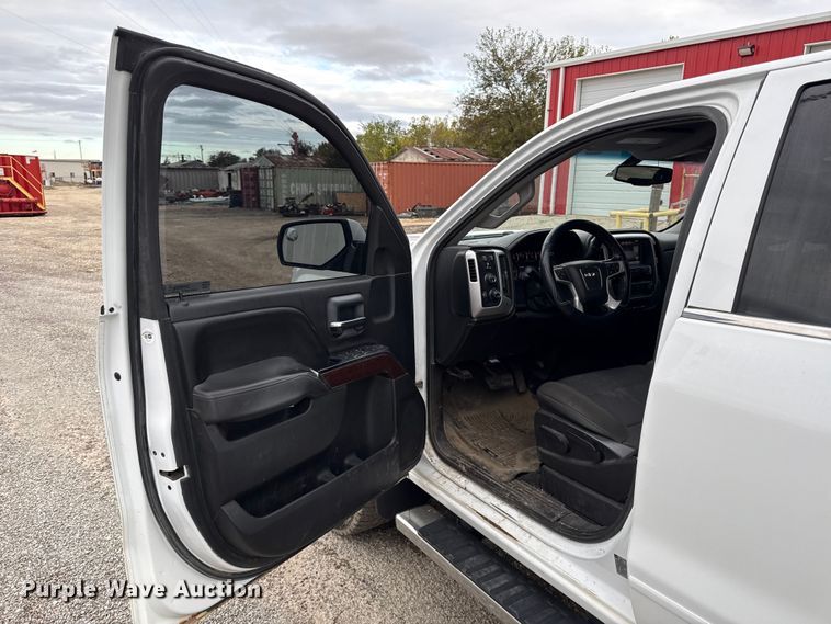 image for item DY8353 2015 GMC Sierra 2500HD Double Cab pickup truck