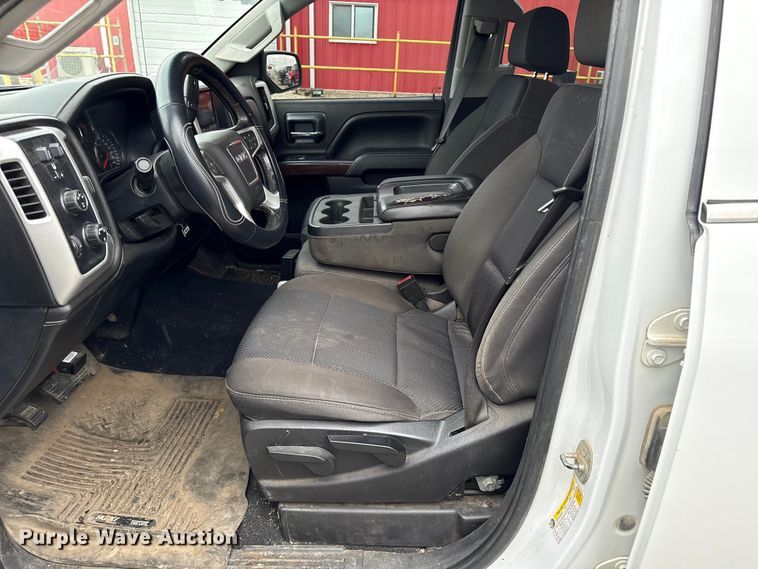 image for item DY8353 2015 GMC Sierra 2500HD Double Cab pickup truck