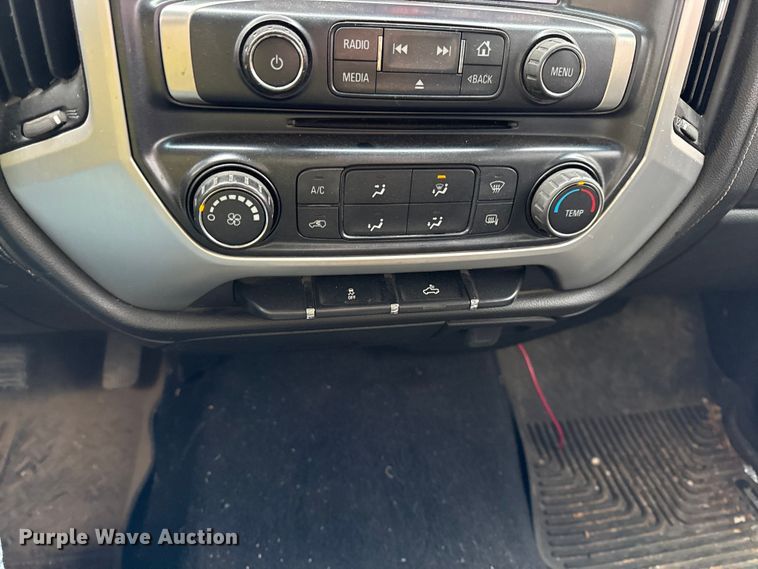 image for item DY8353 2015 GMC Sierra 2500HD Double Cab pickup truck