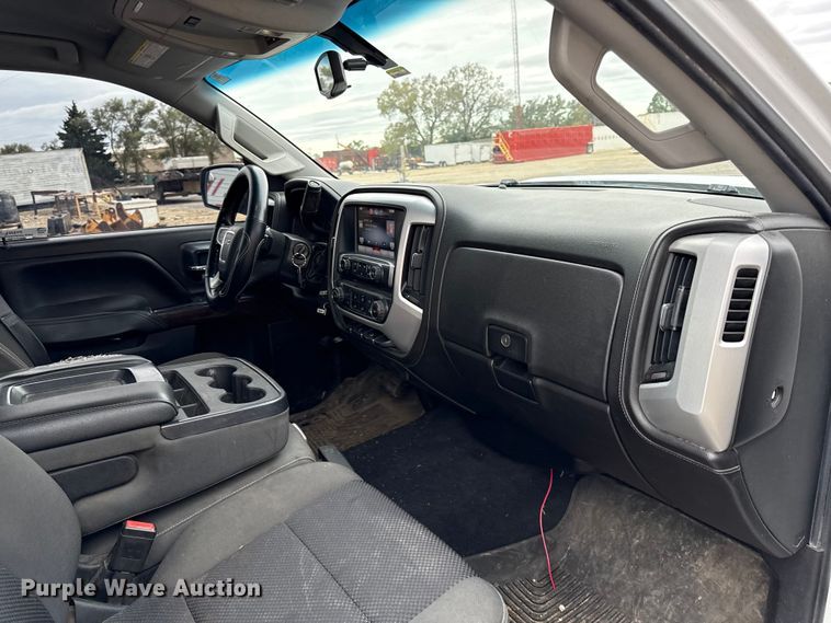 image for item DY8353 2015 GMC Sierra 2500HD Double Cab pickup truck