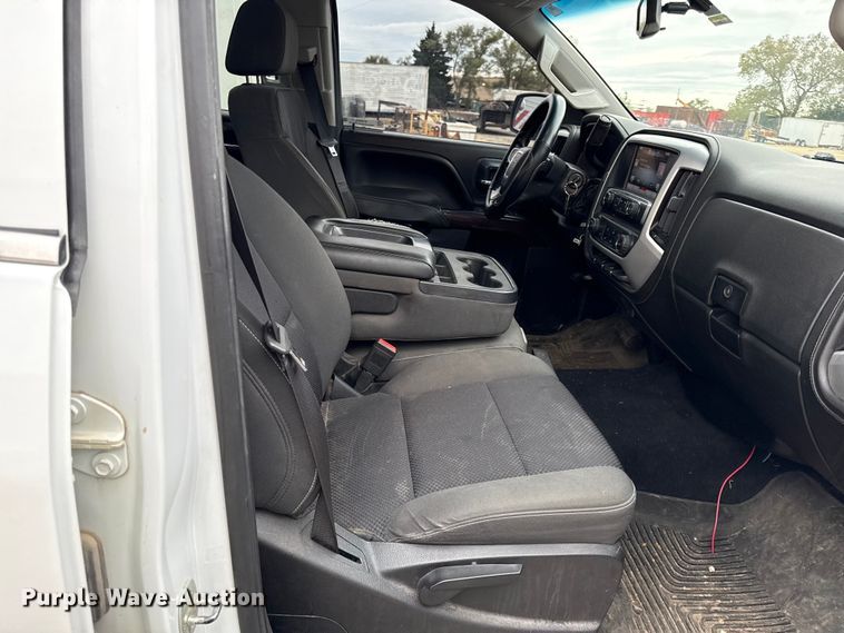 image for item DY8353 2015 GMC Sierra 2500HD Double Cab pickup truck