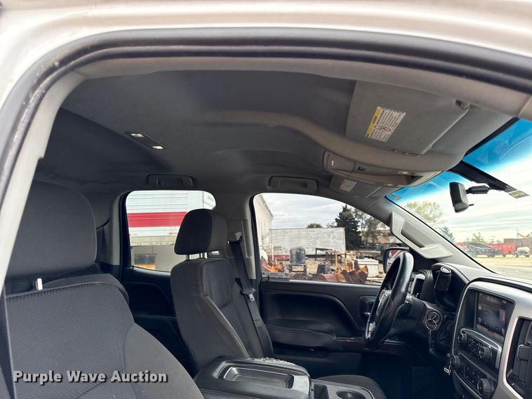 image for item DY8353 2015 GMC Sierra 2500HD Double Cab pickup truck