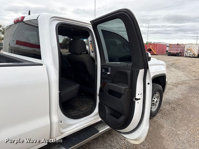 image for item DY8353 2015 GMC Sierra 2500HD Double Cab pickup truck