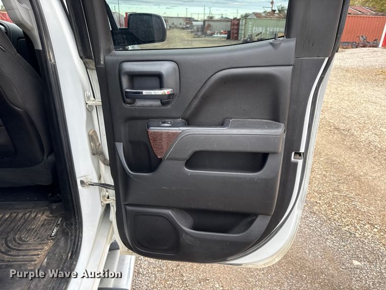 image for item DY8353 2015 GMC Sierra 2500HD Double Cab pickup truck