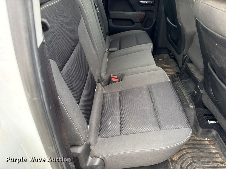 image for item DY8353 2015 GMC Sierra 2500HD Double Cab pickup truck