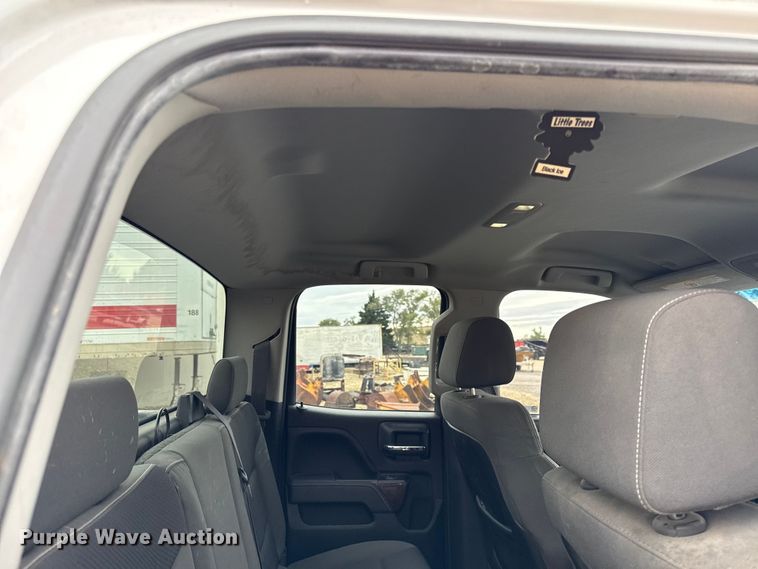 image for item DY8353 2015 GMC Sierra 2500HD Double Cab pickup truck