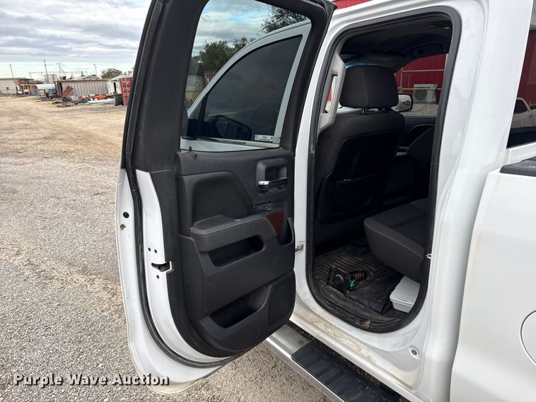 image for item DY8353 2015 GMC Sierra 2500HD Double Cab pickup truck