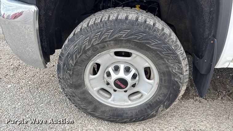 image for item DY8353 2015 GMC Sierra 2500HD Double Cab pickup truck