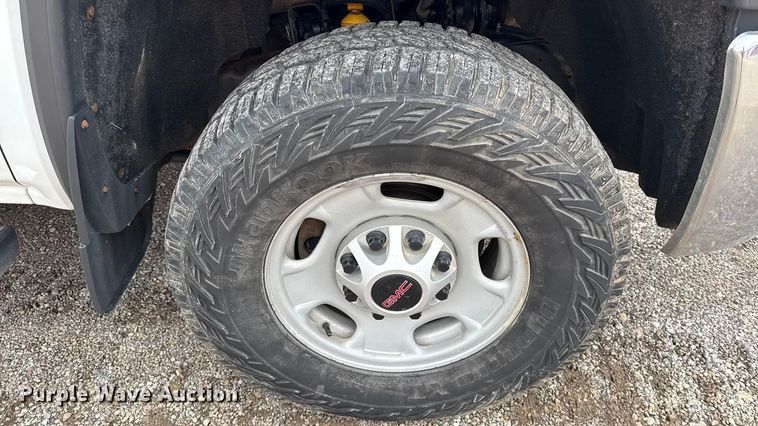 image for item DY8353 2015 GMC Sierra 2500HD Double Cab pickup truck