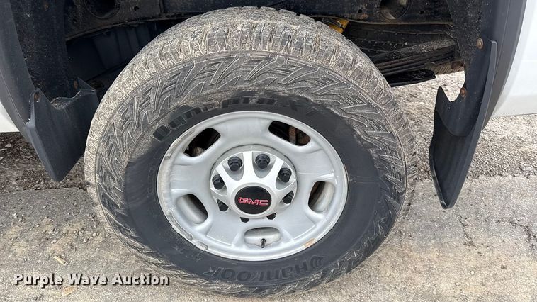 image for item DY8353 2015 GMC Sierra 2500HD Double Cab pickup truck