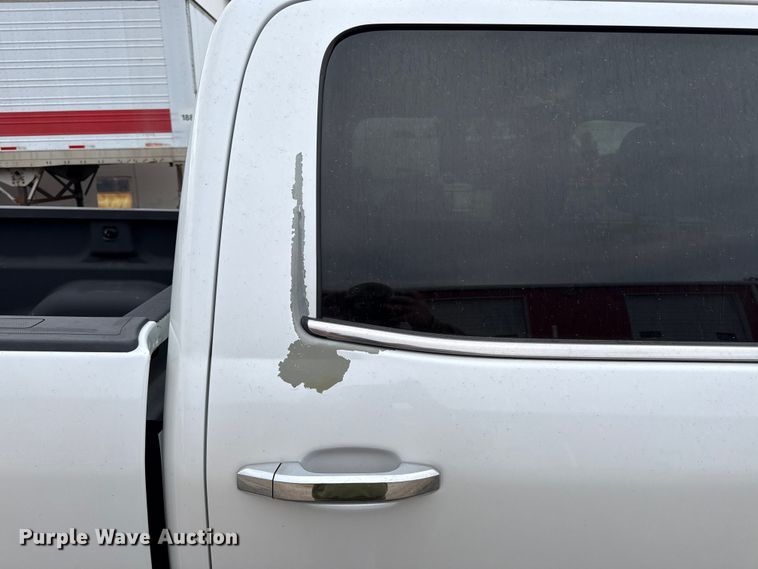 image for item DY8354 2017 GMC Sierra 1500 Crew Cab pickup truck