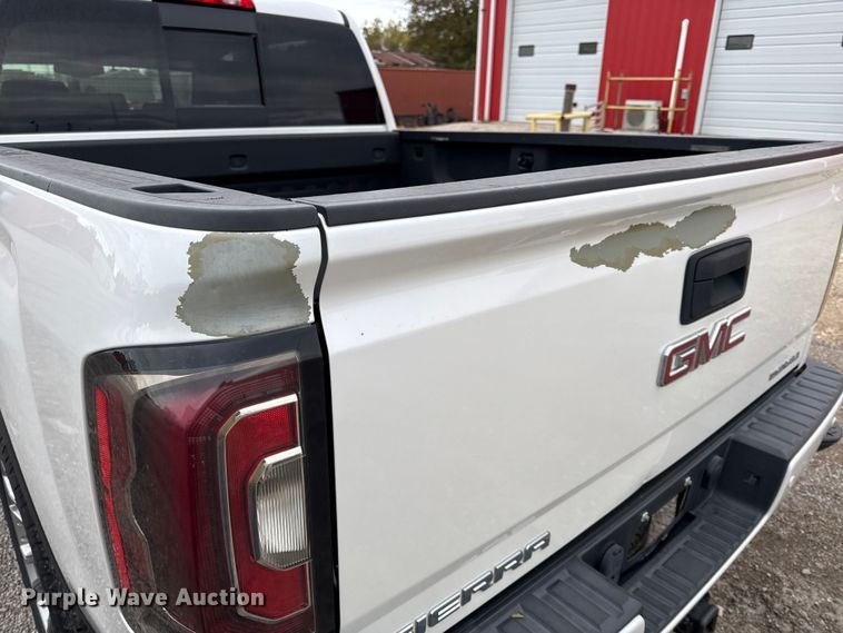 image for item DY8354 2017 GMC Sierra 1500 Crew Cab pickup truck
